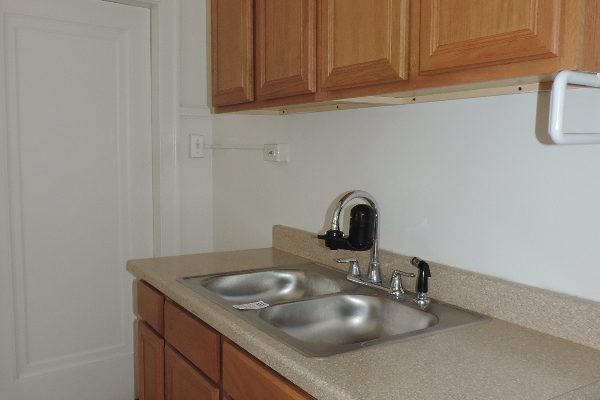 1200 Simpson/2060 Ridge kitchen area