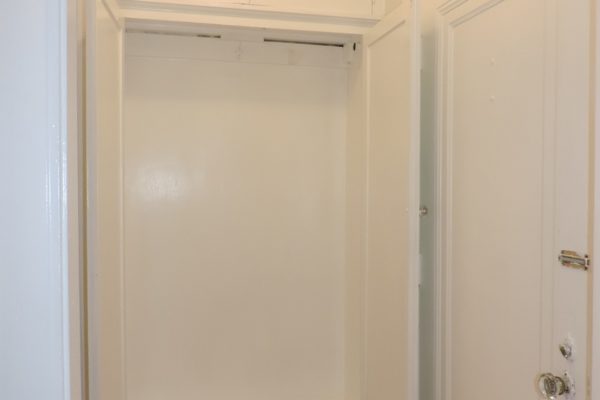 500-16 5th St closet space