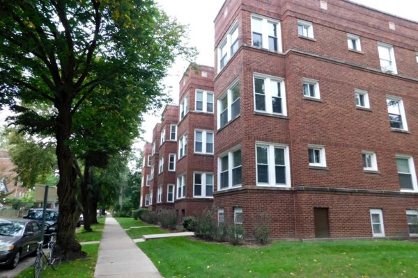 Image of Evanston – Big, bright garden 1Br steps to mid campus! Available 8/1.