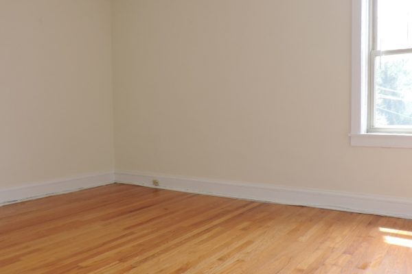 2525-2537 Eastwood Ave bedroom