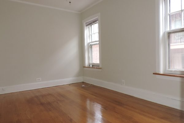 500-16 5th St bedroom