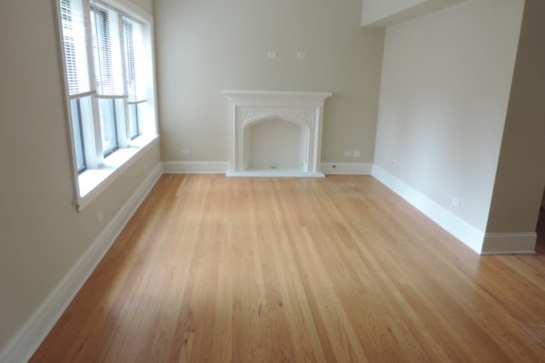 living area with decorative fireplace