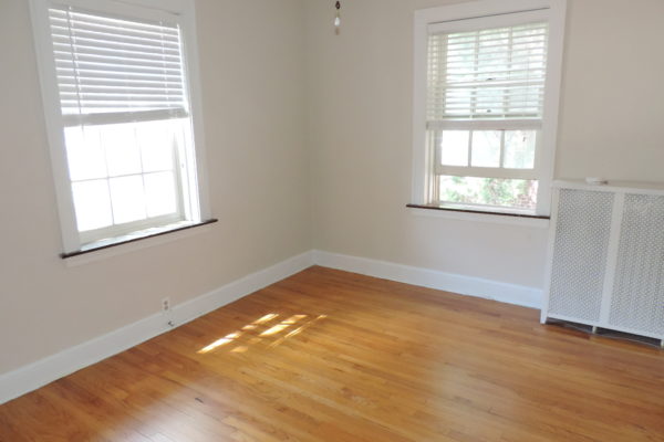 1452-1456 Oak/1107-1111 Lake bedroom