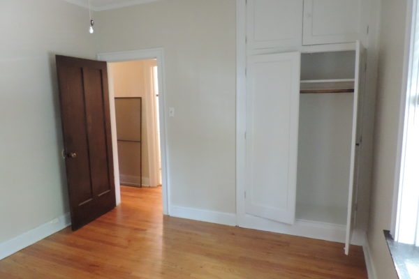 1452-1456 Oak/1107-1111 Lake bedroom and closet space