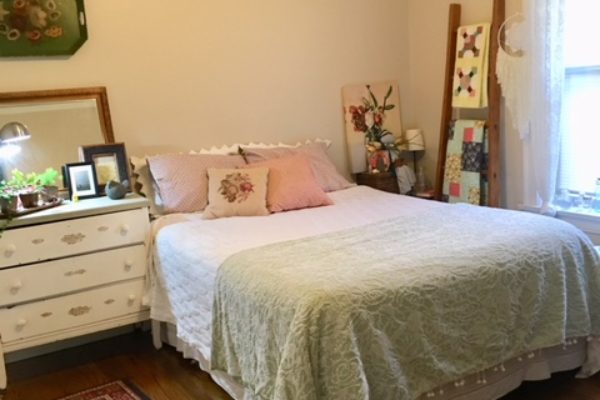 612 Sheridan/104 Keeney bedroom