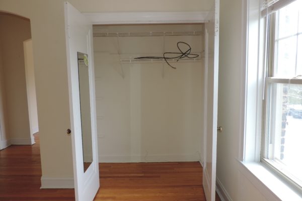 2525-2537 Eastwood Ave closet space