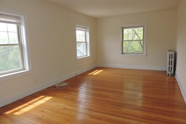 2525-2537 Eastwood Ave large sunny living room