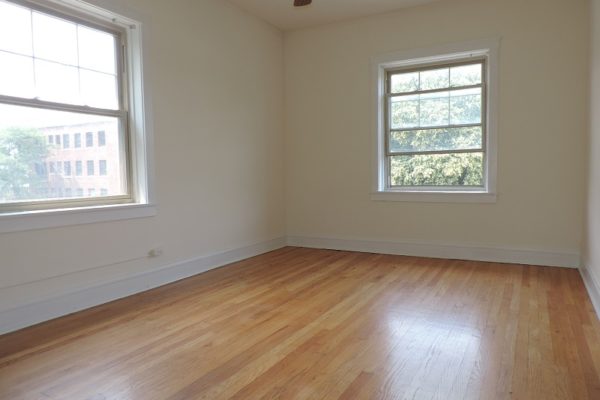 2525-2537 Eastwood Ave bedroom