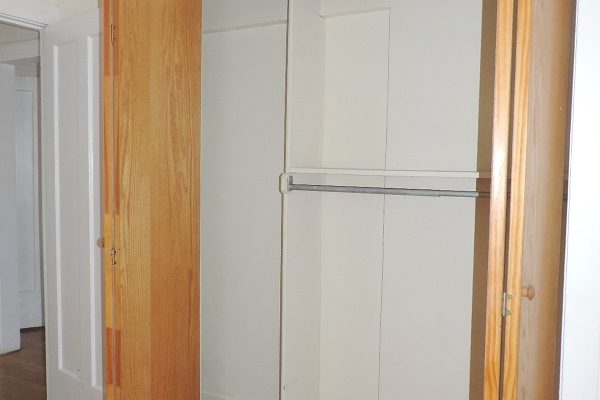 2210-2222 Maple/1010 Noyes closet space