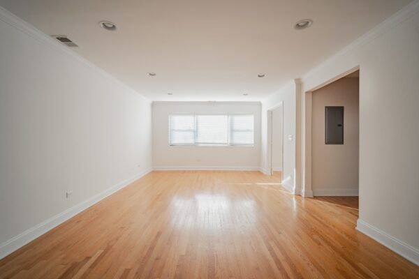 Image of Modern southeast Evanston 2Br/1.5ba with large rms, newer kit, DW, CA & in unit laundry