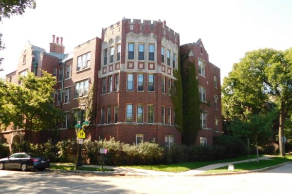 Image of Amazing South East Evanston 1Br w/ Large rooms, formal DR, DW, HWF, fireplace & dogs ok!