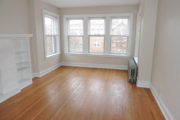 Image of Evanston – Stellar 1Br with large rms, modern kitchen, dishwasher and dogs ok!