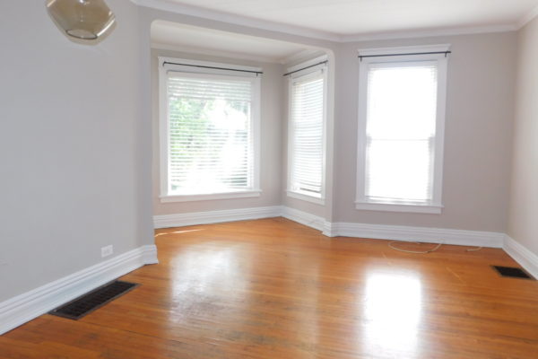 Image of Evanston- Awesome 2Br w/large rms and nice kit steps mid campus for 9/1! 