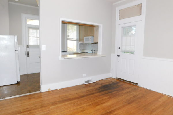 Image of Evanston- Big, bright 2Br in flat steps mid campus for 9/1! 