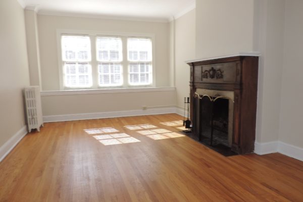 Image of Sparkling Downtown Evanston 1Br with large room, formal DR, HEF, DW & fireplace!