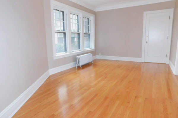 Image of Southeast Evanston- Immaculate 1br w/large rooms, HWF & big closets – One block to the lake