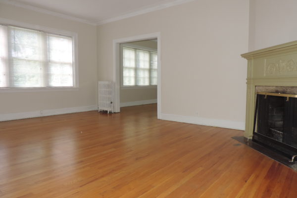 Image of Amazing Downtown Evanston 2br/2ba with large rooms, formal DR, DW & fireplace