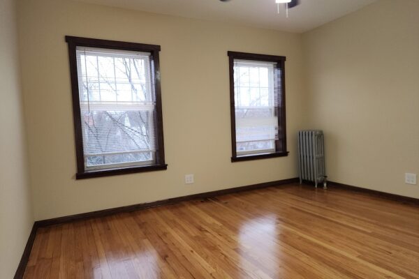 Image of Evanston- Remodeled 1Br w/New kit/ba, DW, microwave & HWF