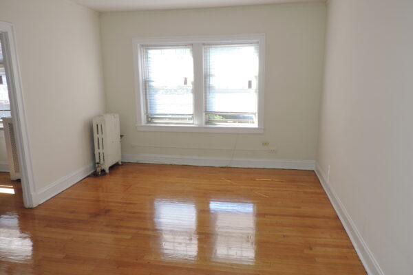 Image of Gleaming North Evanston 1Br w/ large rooms, mod kit, DW & HWF